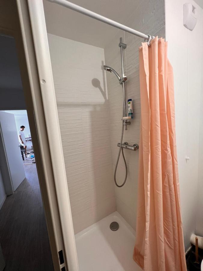 Chambre Privee Dans Un Appartement A 37 Min De Champs Elysees Sartrouville Bagian luar foto