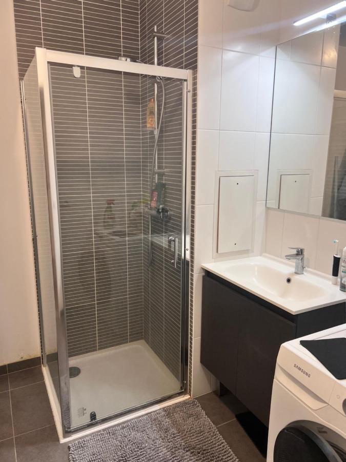 Chambre Privee Dans Un Appartement A 37 Min De Champs Elysees Sartrouville Bagian luar foto